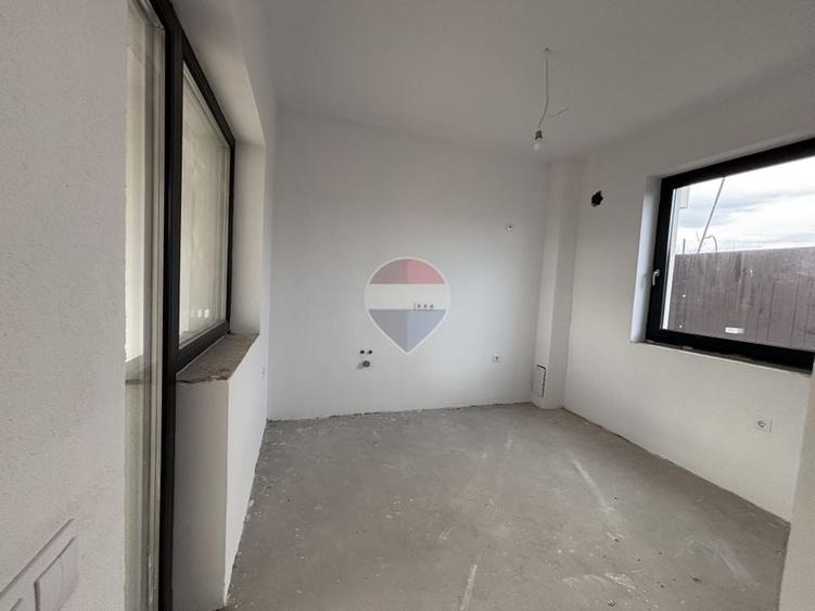 Casă cu 4 camere cu Teren 150 Mp în Șelimbăr