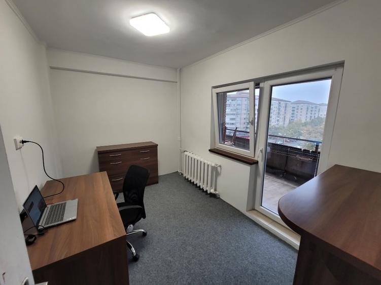 Apartament cu 4 camere decomandat în Rogerius