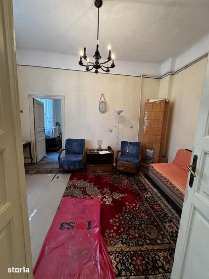 Casă cu 4 camere cu Teren 165 Mp în Dorobanți