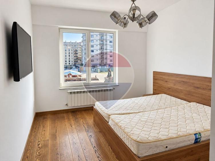 Apartament cu 3 camere decomandat în Est