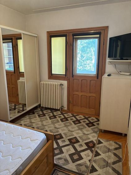 Apartament cu 3 camere decomandat în Nicolina