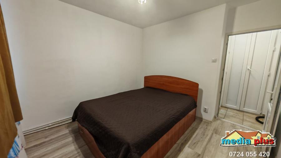 Apartament cu 3 camere decomandat în Micro 17