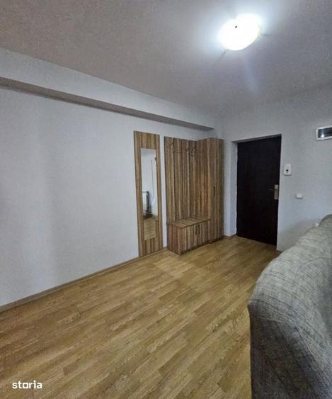 Apartament cu 3 camere decomandat în Iosia