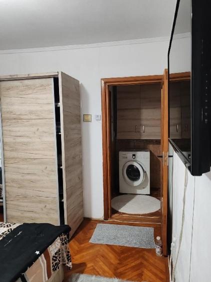 Apartament cu 3 camere decomandat în Obor