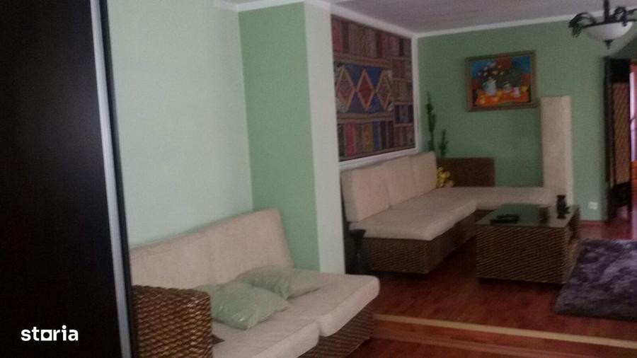 Casă cu 4 camere cu Teren 900 Mp în Central