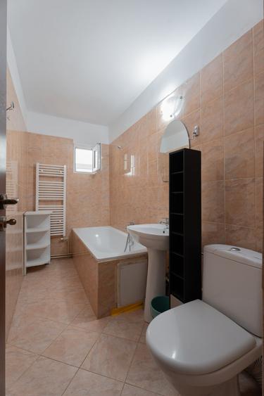 Apartament cu 2 camere decomandat, mobilat în Gară
