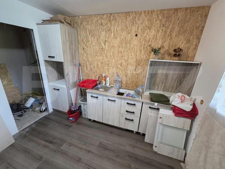 Casă individuală cu 5 camere cu Canalizare în Romita