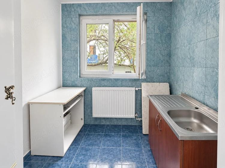 Pret Fix Garsoniera Pajura Jiului Metrou 600m - 1
