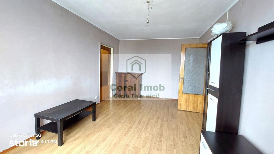 Apartament cu 2 camere semidecomandat în Tei