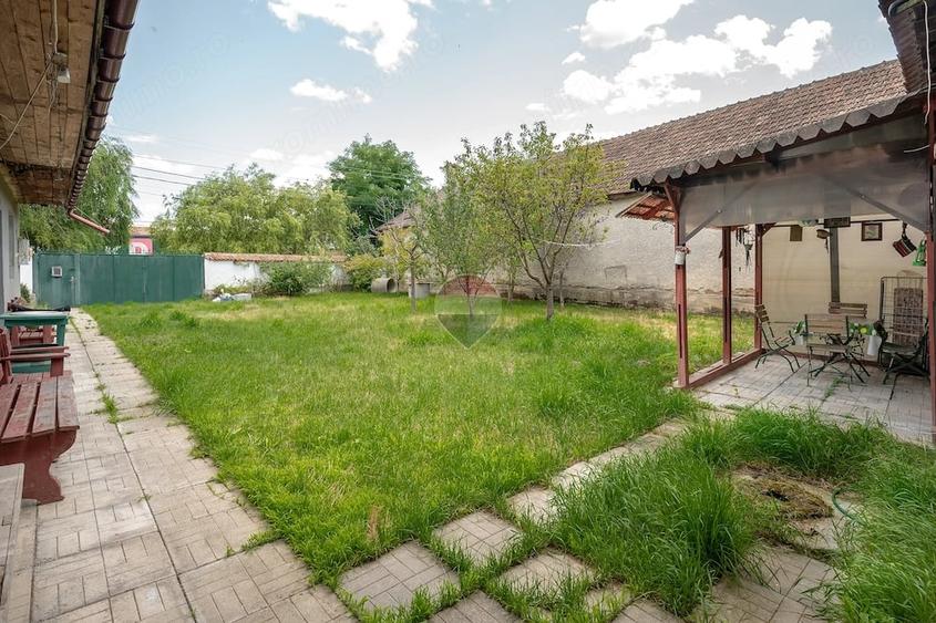 Casă cu Teren 931 Mp în Șinca