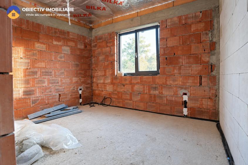 Casă individuală cu 3 camere cu Teren 615 Mp în Dumbrava Roșie