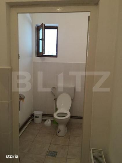 Casă cu 5 camere cu Teren 1000 Mp în Est