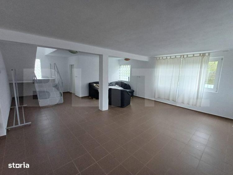 Casă cu 4 camere în Sănătești