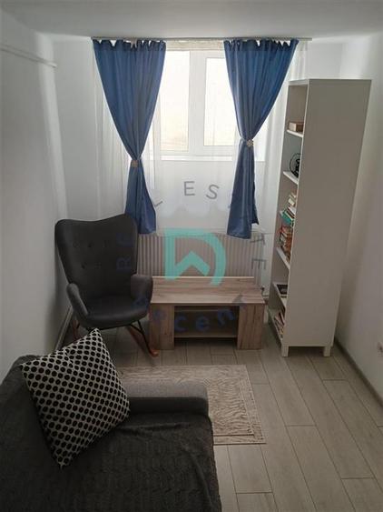 Apartament cu 3 camere decomandat, mobilat în Brașovul Vechi