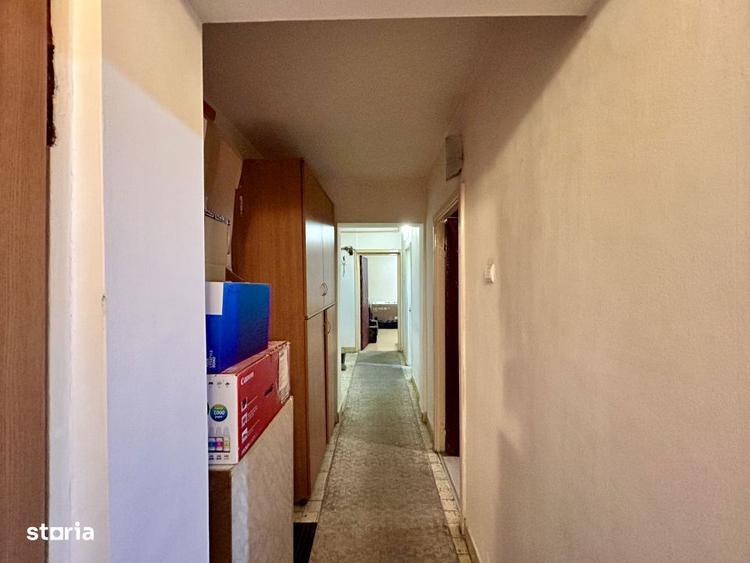 Apartament cu 3 camere decomandat în Republicii