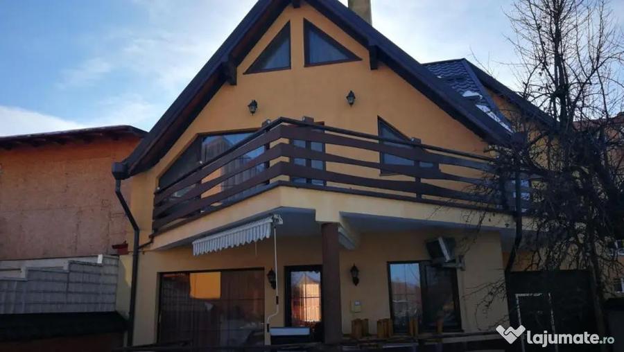 Casă cu 7 camere cu Teren 430 Mp în Florilor