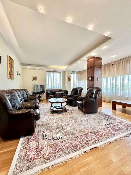 Apartament cu 3 camere decomandat, mobilat în Primăverii