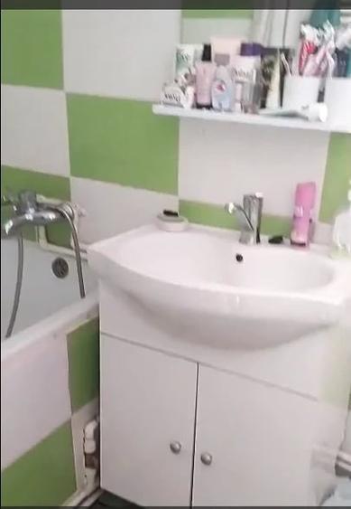 Apartament cu 3 camere decomandat în Exterior Vest