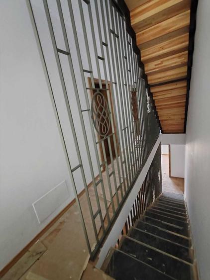 Casă cu 4 camere în Râșca