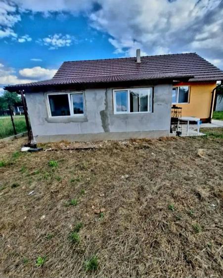 Casă cu Teren 700 Mp în Central