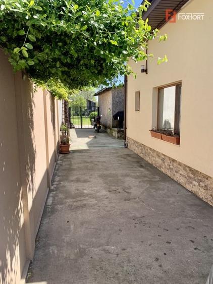 Casă individuală cu 4 camere cu Canalizare în Girocului
