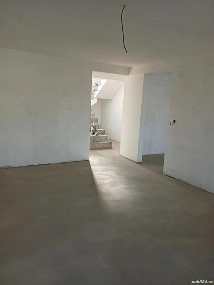 Casă cu 5 camere în Șendreni