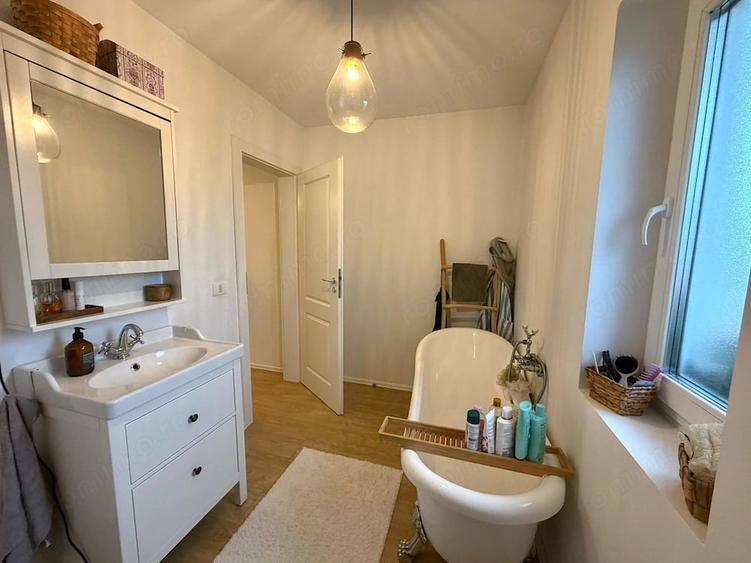 Casă cu 4 camere cu Teren 250 Mp în Giroc