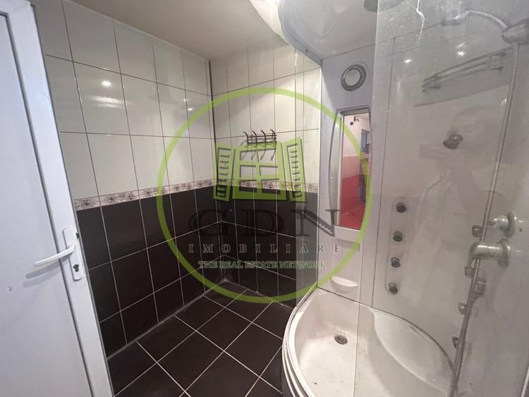 Casă individuală cu 7 camere cu Canalizare în Brestei
