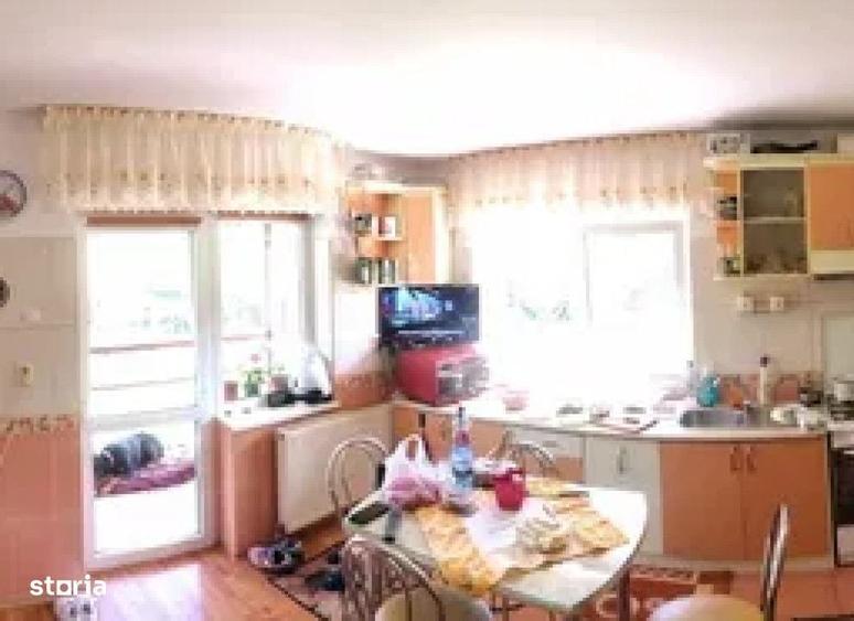 Casă cu 3 camere în Alexandru cel Bun