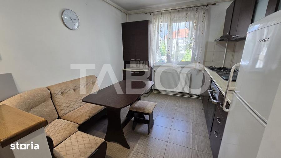 Apartament cu 3 camere decomandat, mobilat în Central