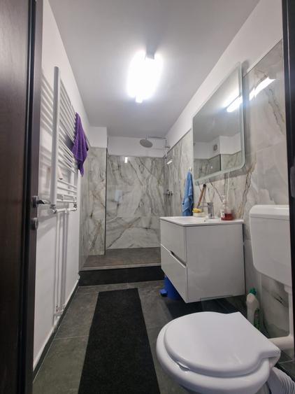 Apartament cu 2 camere decomandat în 13 Septembrie