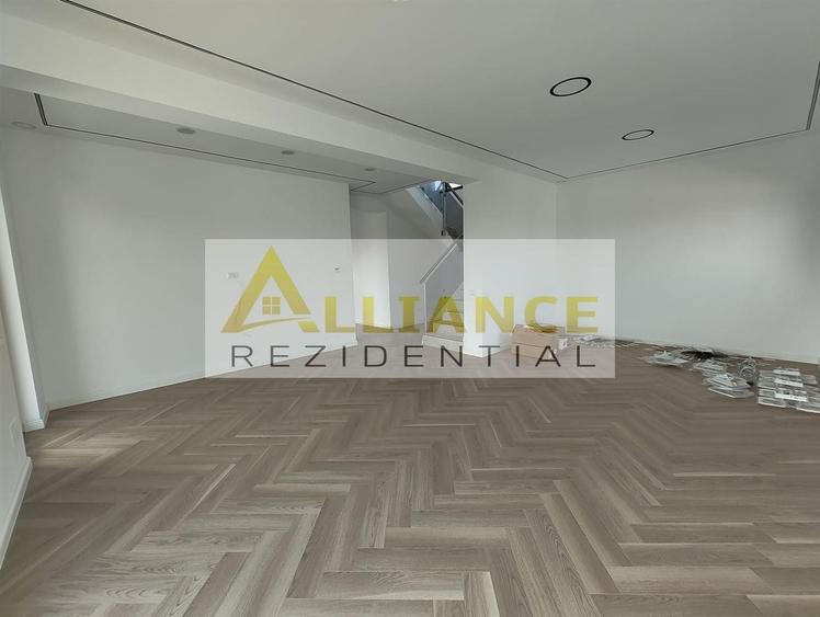 Casă individuală cu 4 camere decomandat cu Canalizare în Berceni