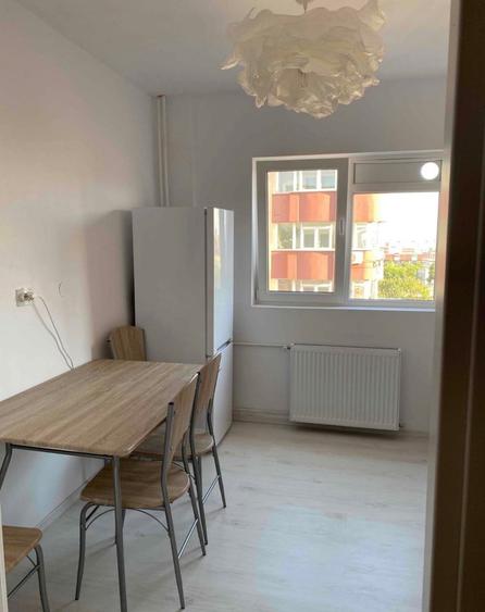 Apartament cu 2 camere decomandat în 13 Septembrie