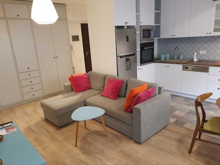 Apartament cu 2 camere semidecomandat în Băneasa