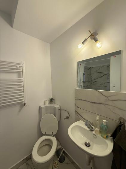 Casă individuală cu 30 camere cu Canalizare în Ultracentral