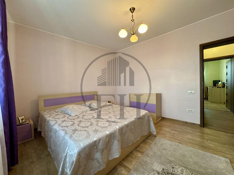 Casă individuală cu 7 camere cu Canalizare în Coiciu