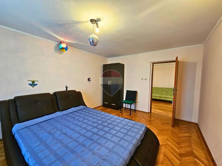 Duplex cu 7 camere cu Teren 386 Mp în Bănești