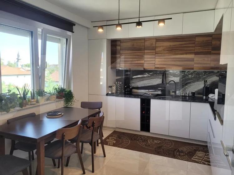 Apartament cu 4 camere semidecomandat, mobilat în Chișoda