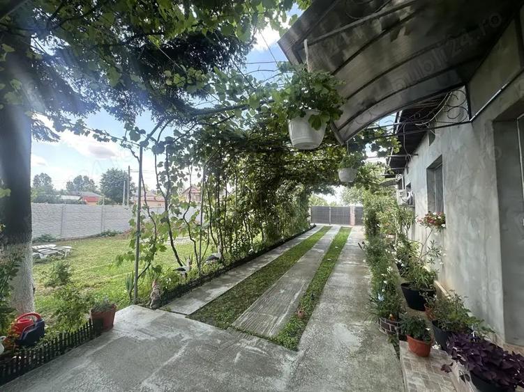 Casă cu 3 camere în Costești
