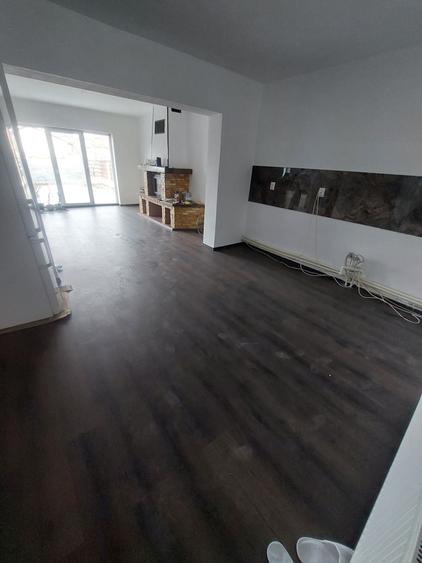 Casă cu 4 camere în Preajba