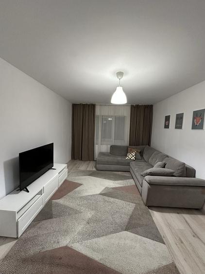 Apartament cu 3 camere decomandat în Stana