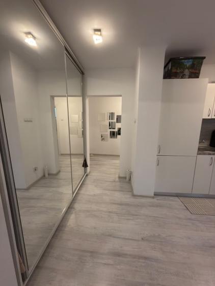 Apartament cu 2 camere decomandat, mobilat în Republicii