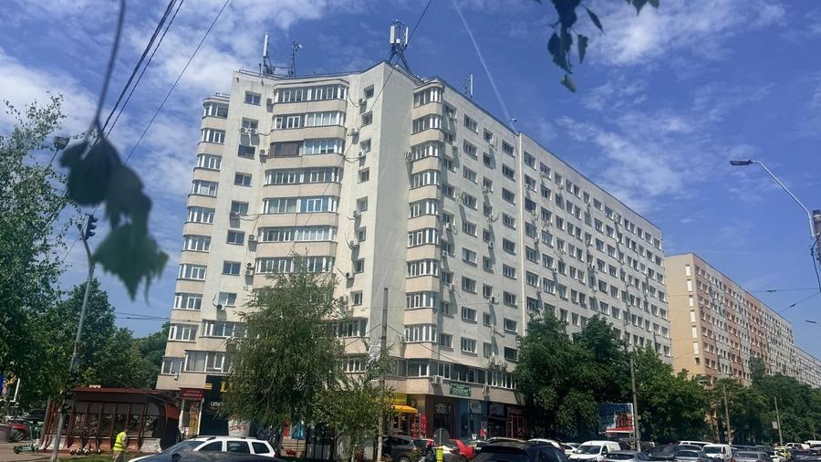 Apartament cu 3 camere decomandat în Dristor