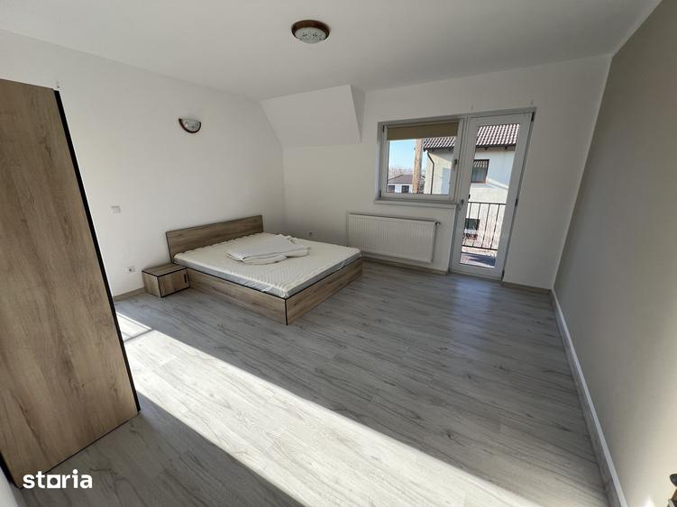 Casă cu 4 camere decomandat cu Teren 250 Mp în Ștrand
