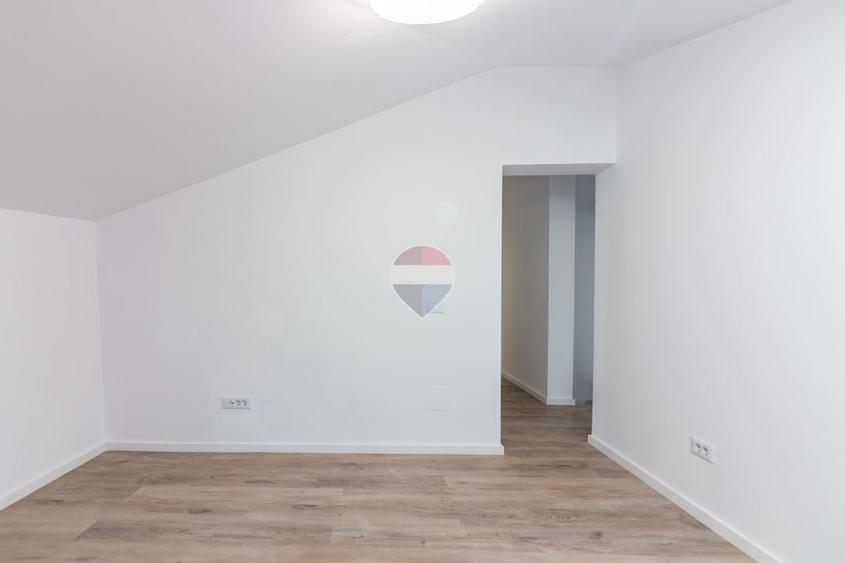 Apartament cu 3 camere decomandat în Chiajna