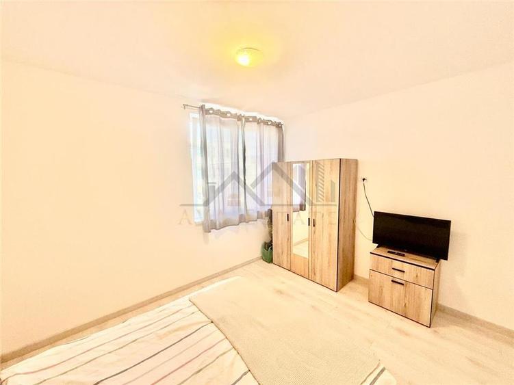 Apartament cu 3 camere semidecomandat, mobilat în Dumbrăvița