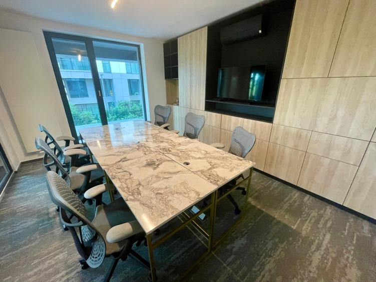 Apartament cu 3 camere semidecomandat în Aviației