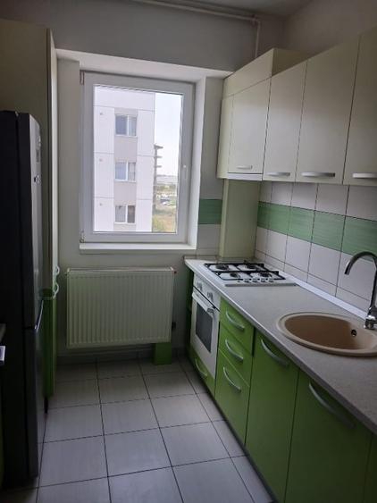Apartament cu 2 camere semidecomandat, mobilat în Berceni