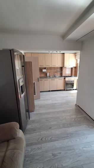 Apartament cu 3 camere decomandat în Centrul Civic