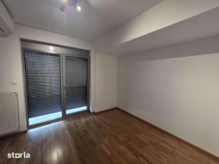 Apartament cu 4 camere în Băneasa
